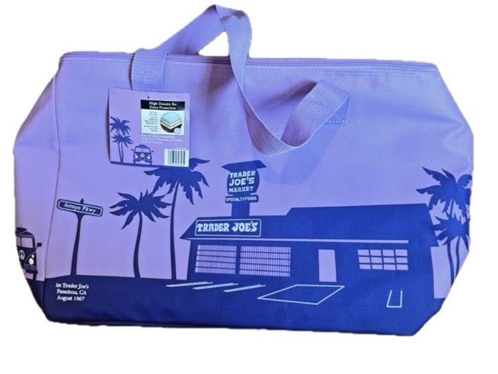 TRADER JOES NWT LARGE REUSABLE INSULATED 8 GALLON COOLER BAG LAVENDER